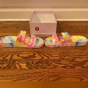 Madden Girl size 9 Tie dye flip flops. Brand new, never worn